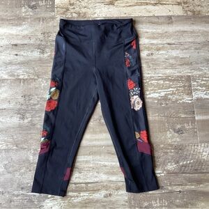 Aurique Sports Leggings Black Floral Women’s Large